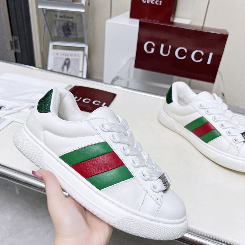 G*u*i casual shoes